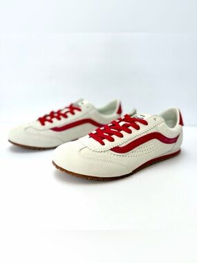 VANS Serio Suede Low Top Lace Up Athletic Sneakers White/Red Gum Rubber Sole 9